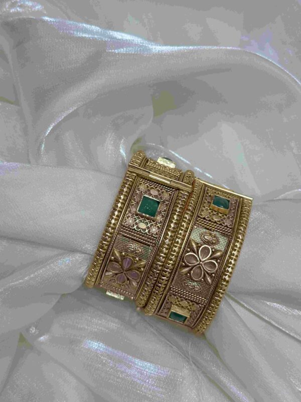 Exquisite Rajwadi Gold Floral Gemstone Bangle - Image 3